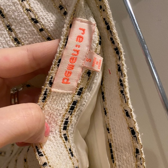 Two-piece Embroidered Skirt Set (S/M) - Picture 9 of 10